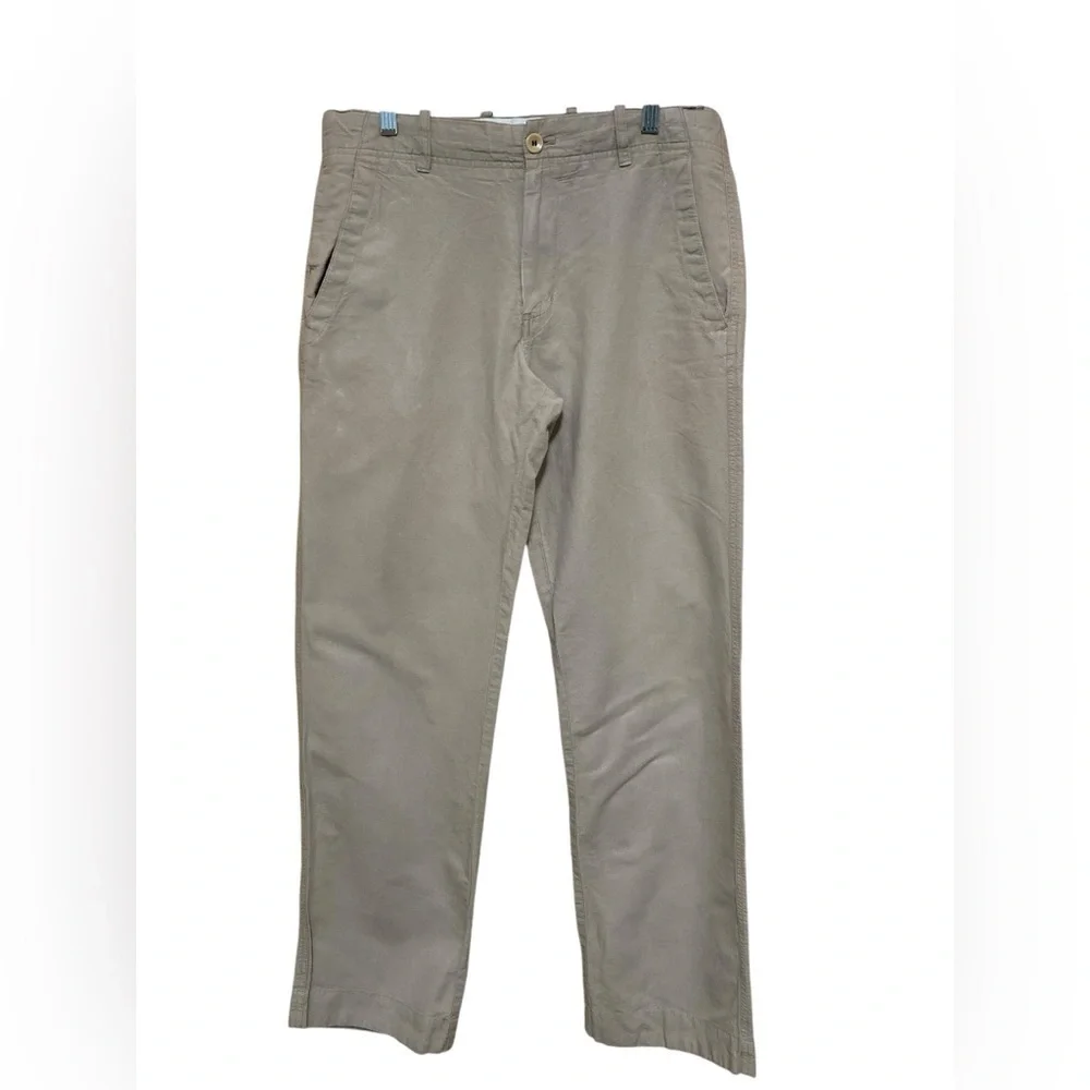 Banana Republic Men's Relaxed Fit 31X32 Khaki Chinos Pants.